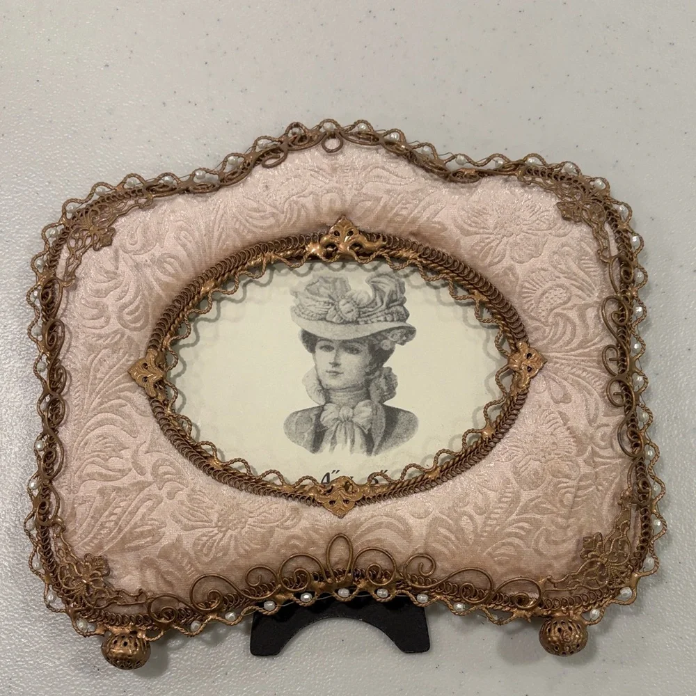 Vintage Victorian Frame